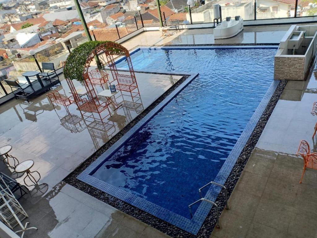 City Hotel Tasikmalaya Dış mekan fotoğraf